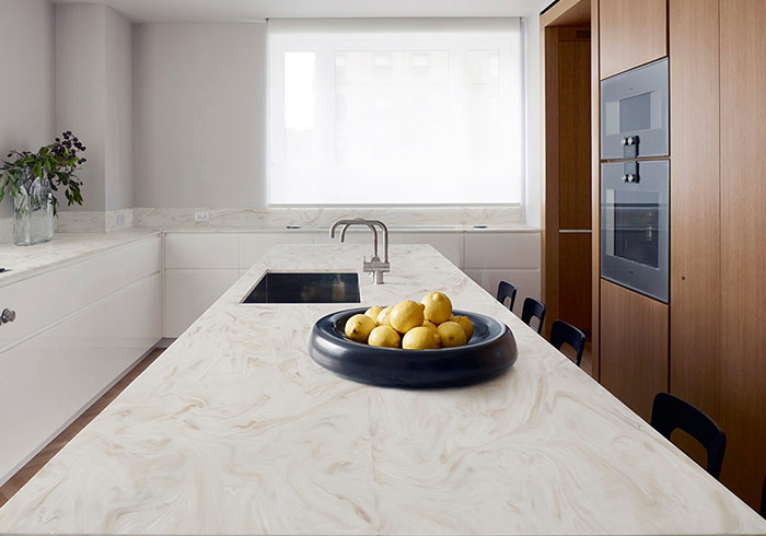 Cocina con encimera Corian