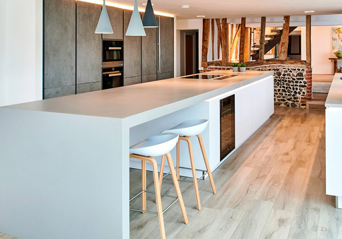 Cocina con encimera silestone
